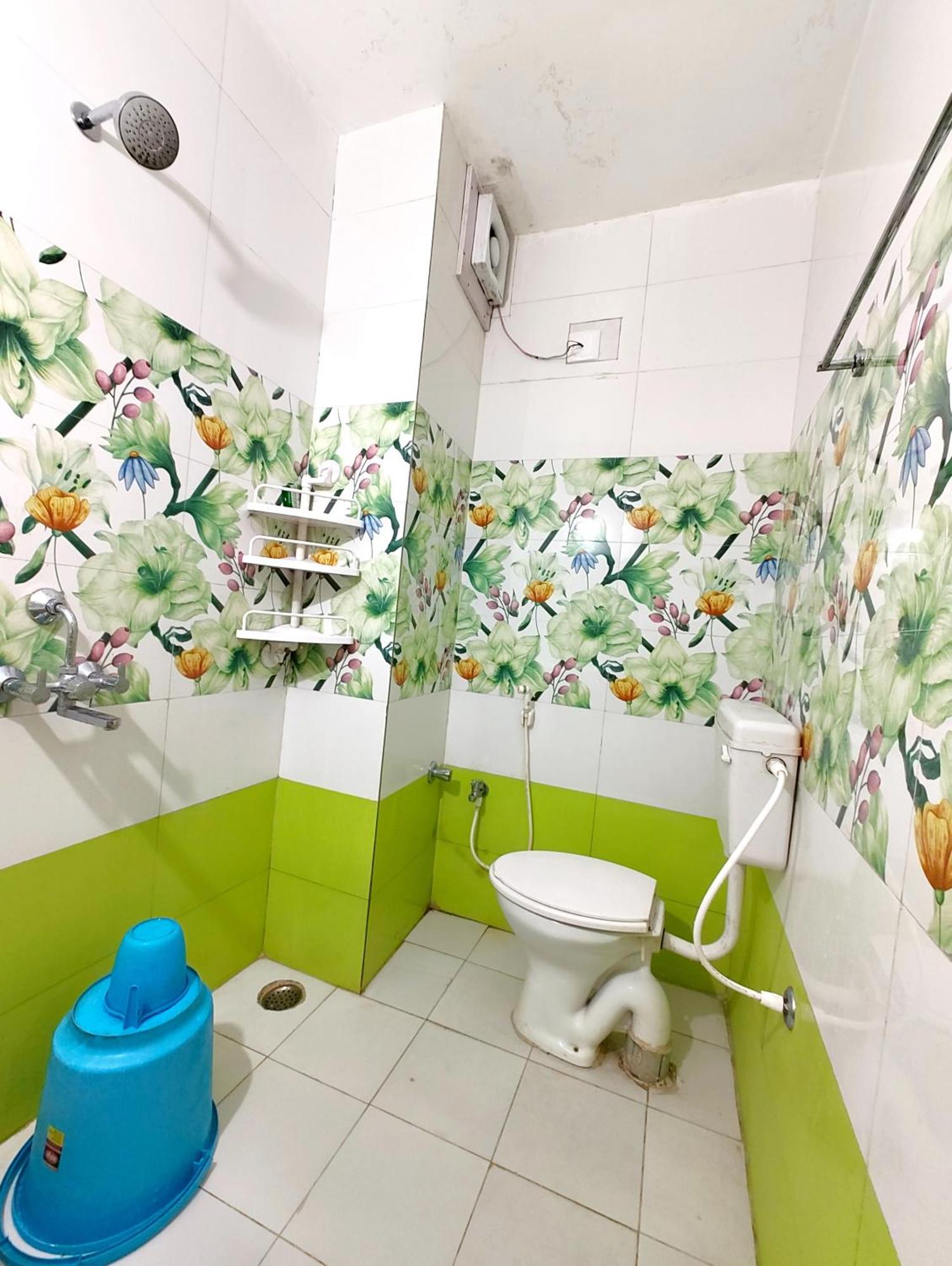 Hotel A-shray Swargadwar Near -golden-sea-beach-and Temple-with-lift-wifi-restaurant-parking Facilities-newly Decorated Room-with-prime-location