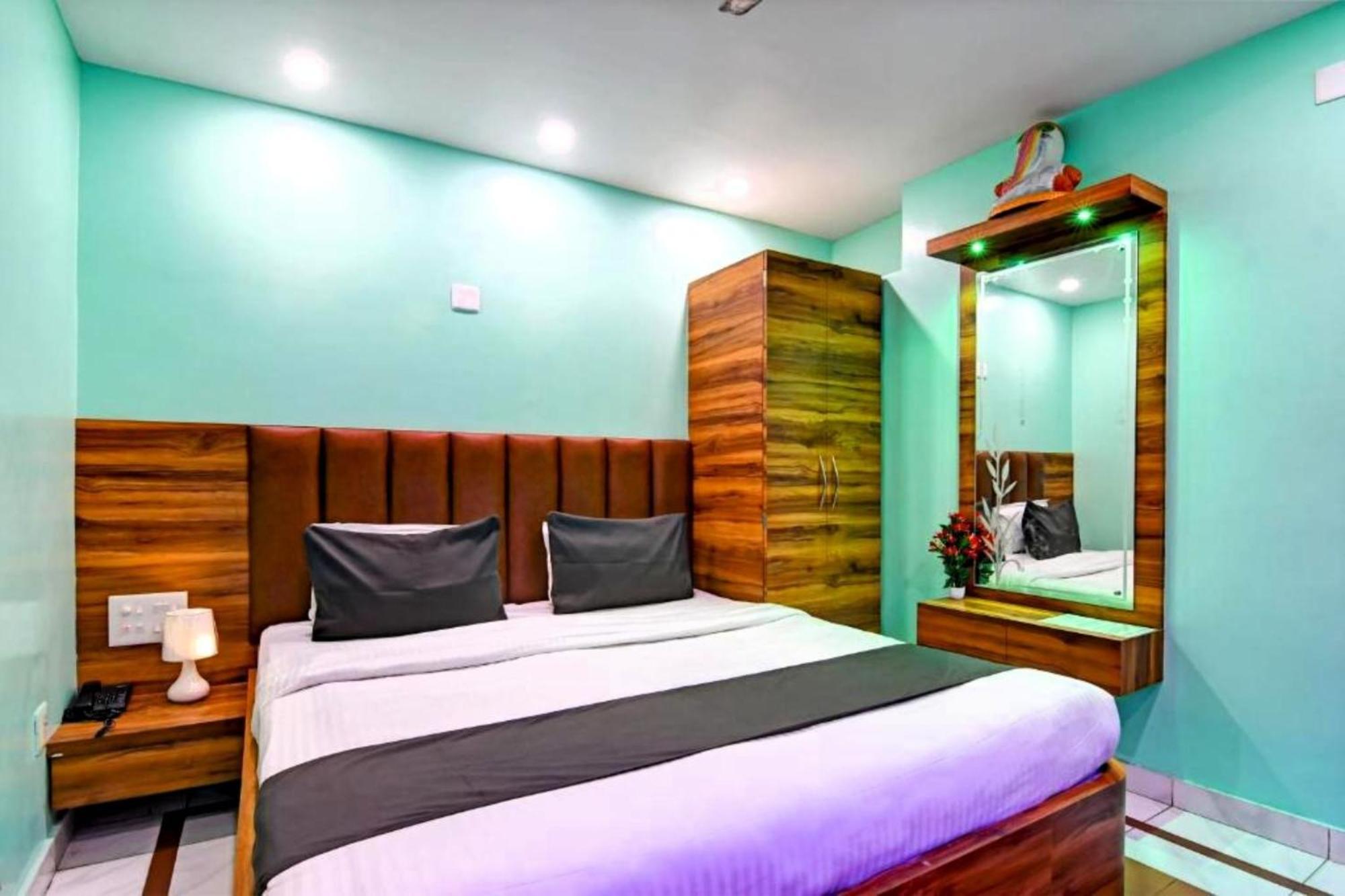 Hotel A-shray Swargadwar Near -golden-sea-beach-and Temple-with-lift-wifi-restaurant-parking Facilities-newly Decorated Room-with-prime-location 3*
