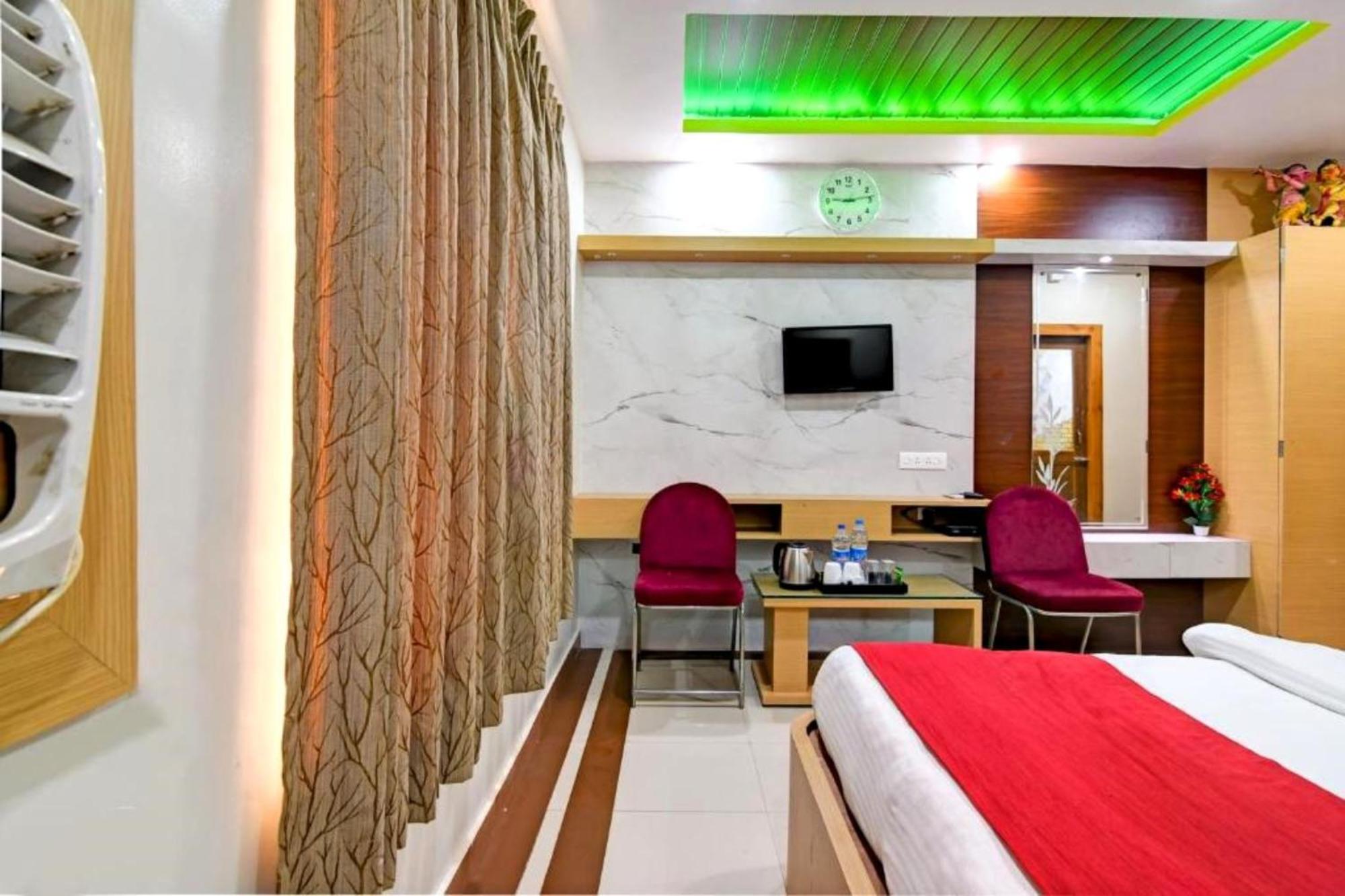 A-shray Swargadwar Near -golden-sea-beach-and Temple-with-lift-wifi-restaurant-parking Facilities-newly Decorated Room-with-prime-location Puri