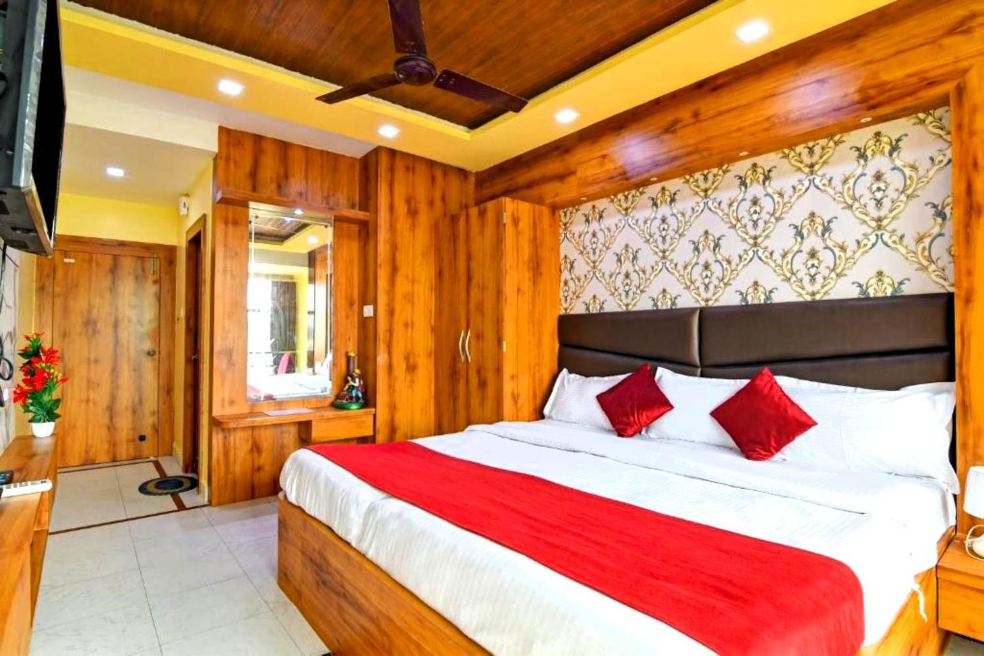 Hotel A-shray Swargadwar Near -golden-sea-beach-and Temple-with-lift-wifi-restaurant-parking Facilities-newly Decorated Room-with-prime-location