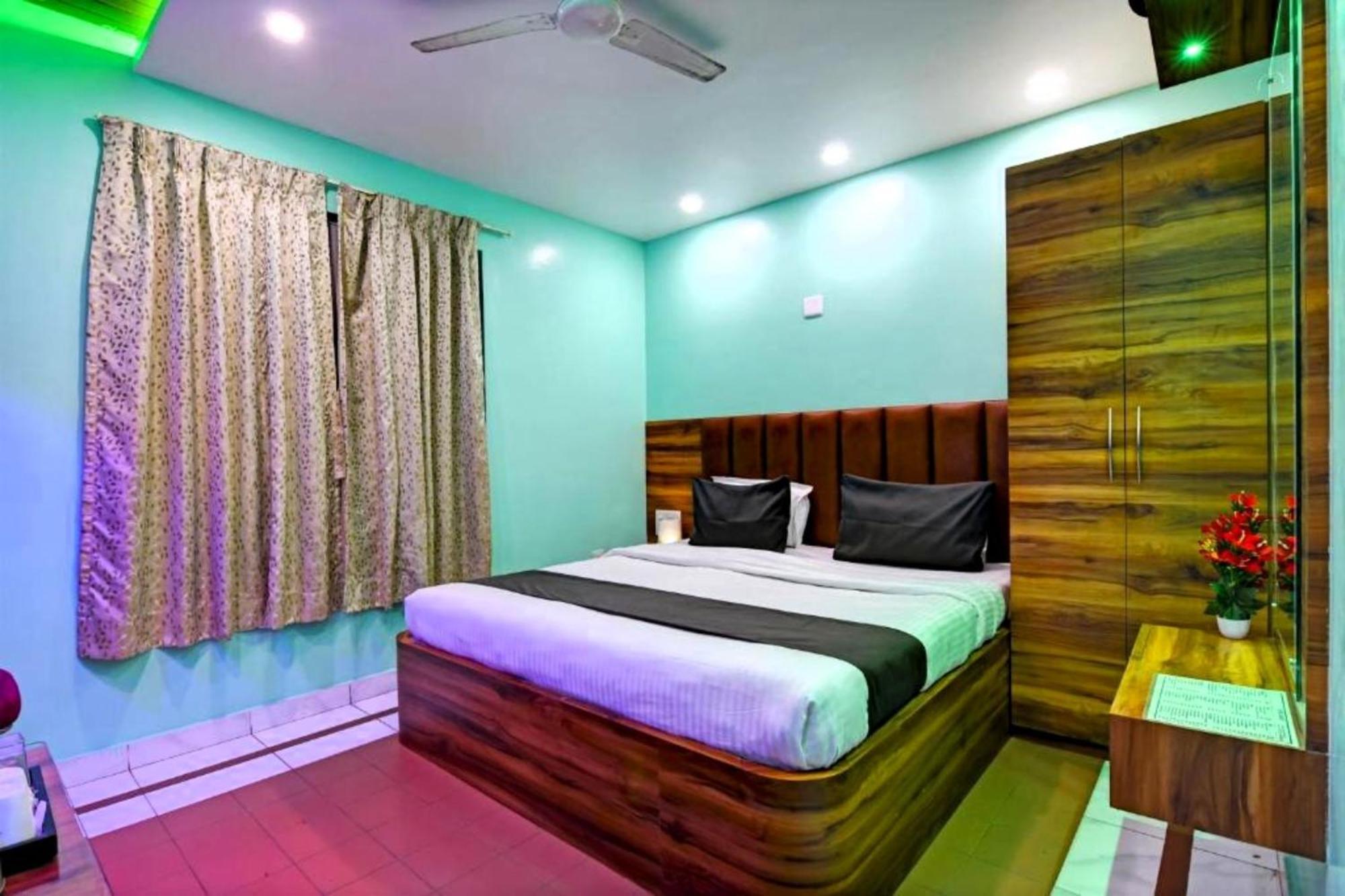 Hotel A-shray Swargadwar Near -golden-sea-beach-and Temple-with-lift-wifi-restaurant-parking Facilities-newly Decorated Room-with-prime-location 3*