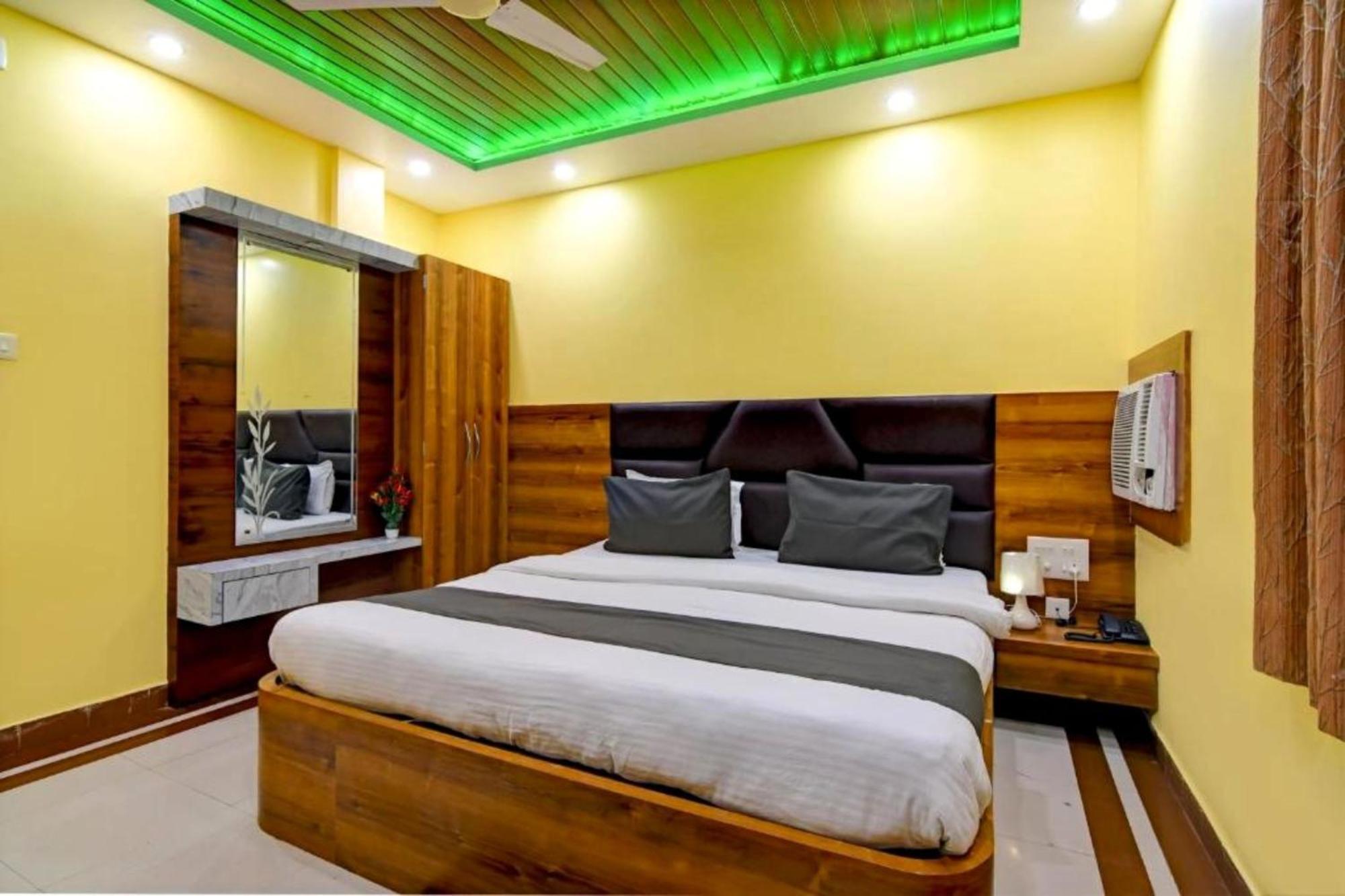 Hotel A-shray Swargadwar Near -golden-sea-beach-and Temple-with-lift-wifi-restaurant-parking Facilities-newly Decorated Room-with-prime-location