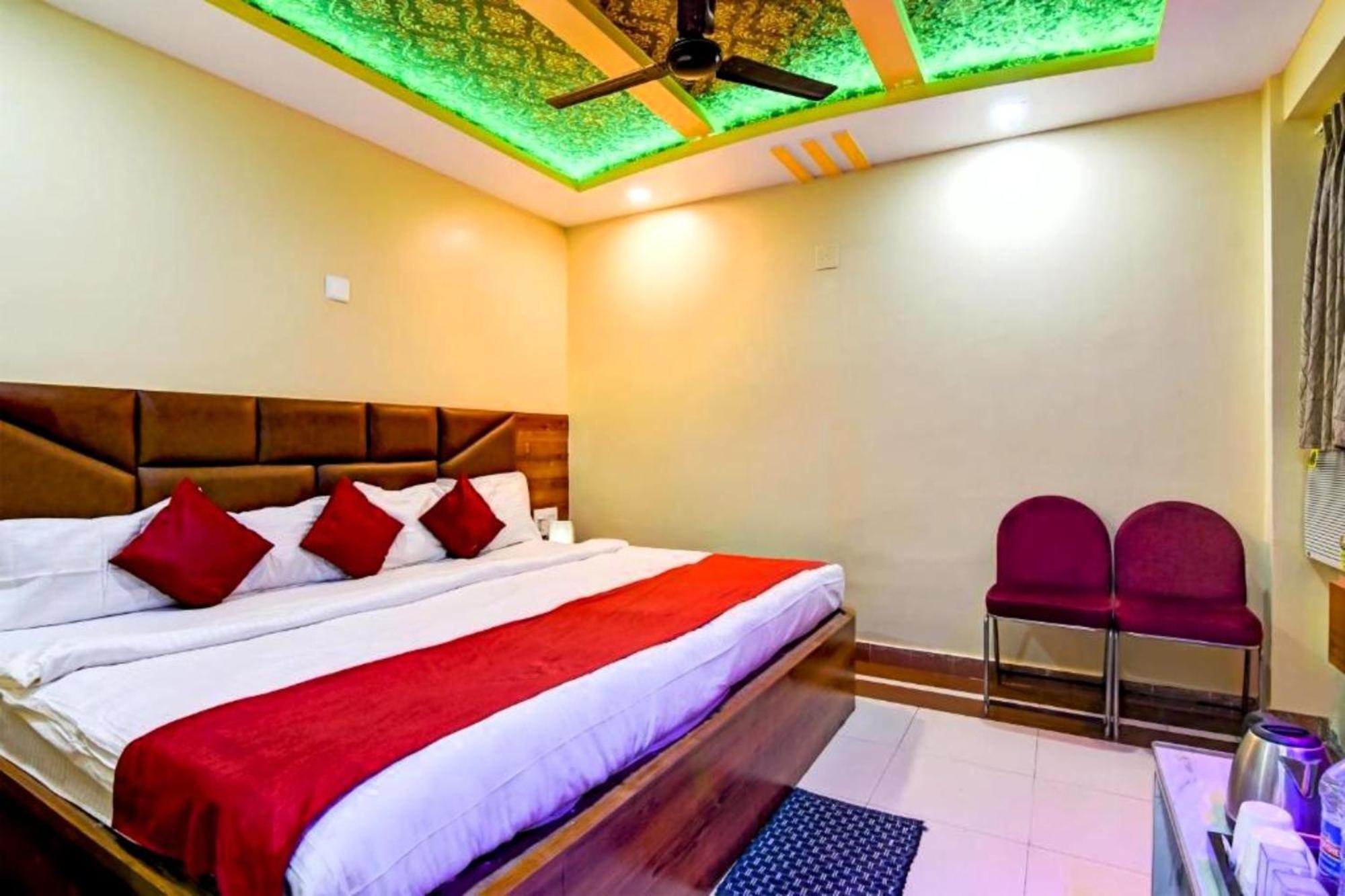 A-shray Swargadwar Near -golden-sea-beach-and Temple-with-lift-wifi-restaurant-parking Facilities-newly Decorated Room-with-prime-location Hotel 3*