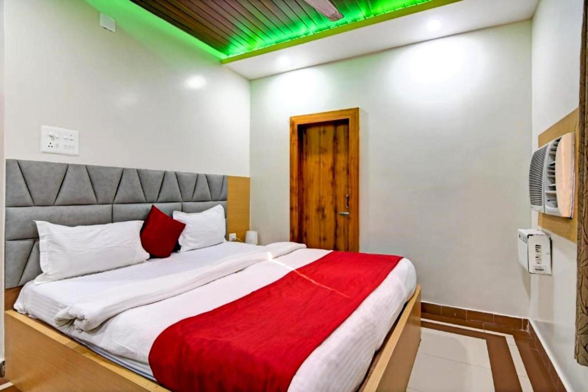 Hotel A-shray Swargadwar Near -golden-sea-beach-and Temple-with-lift-wifi-restaurant-parking Facilities-newly Decorated Room-with-prime-location 3*