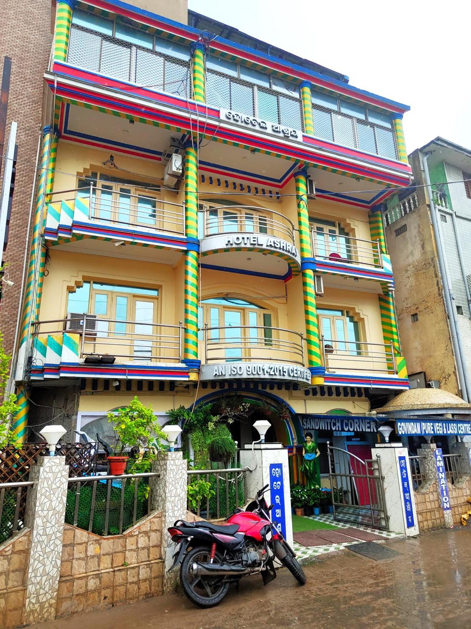 A-shray Swargadwar Near -golden-sea-beach-and Temple-with-lift-wifi-restaurant-parking Facilities-newly Decorated Room-with-prime-location Hotel 3*